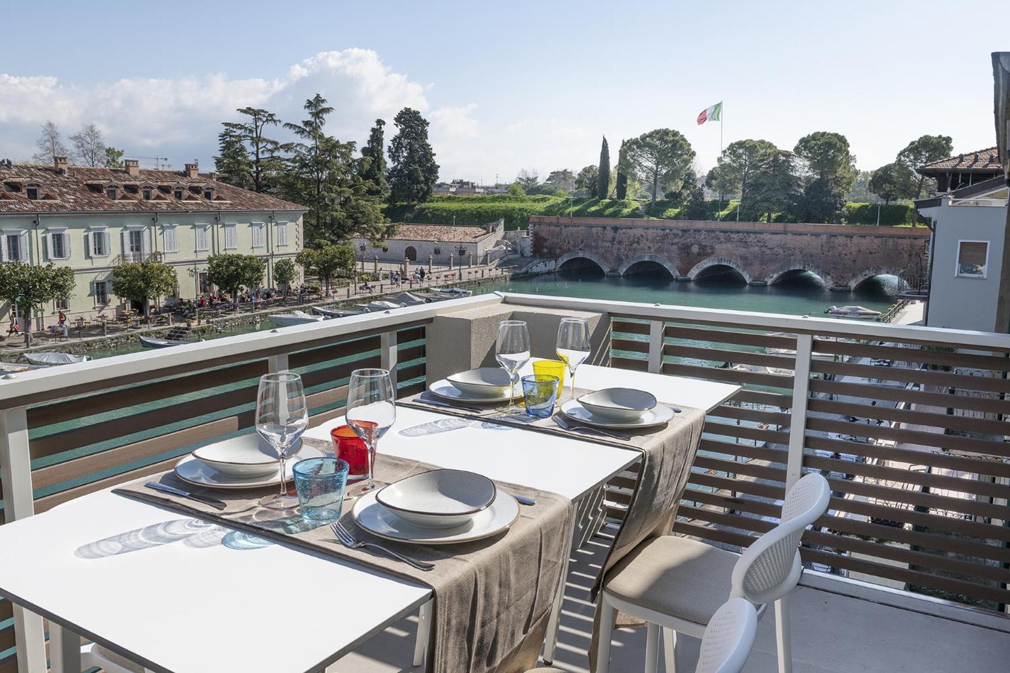 Palazzo Cordigero - Apartments Peschiera del Garda Buitenkant foto